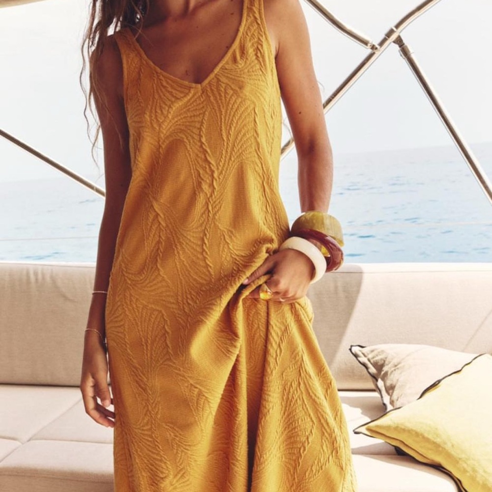 NWT - Zara Flowy Jacquard Dress